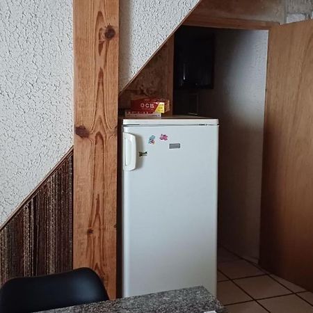 Appartement Chaleureux Dans Une Maison En Pierre Mireval Luaran gambar