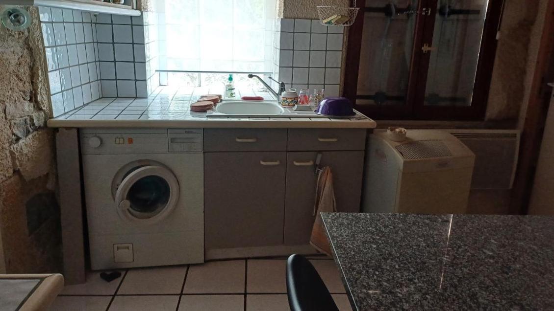 Appartement Chaleureux Dans Une Maison En Pierre Mireval Luaran gambar