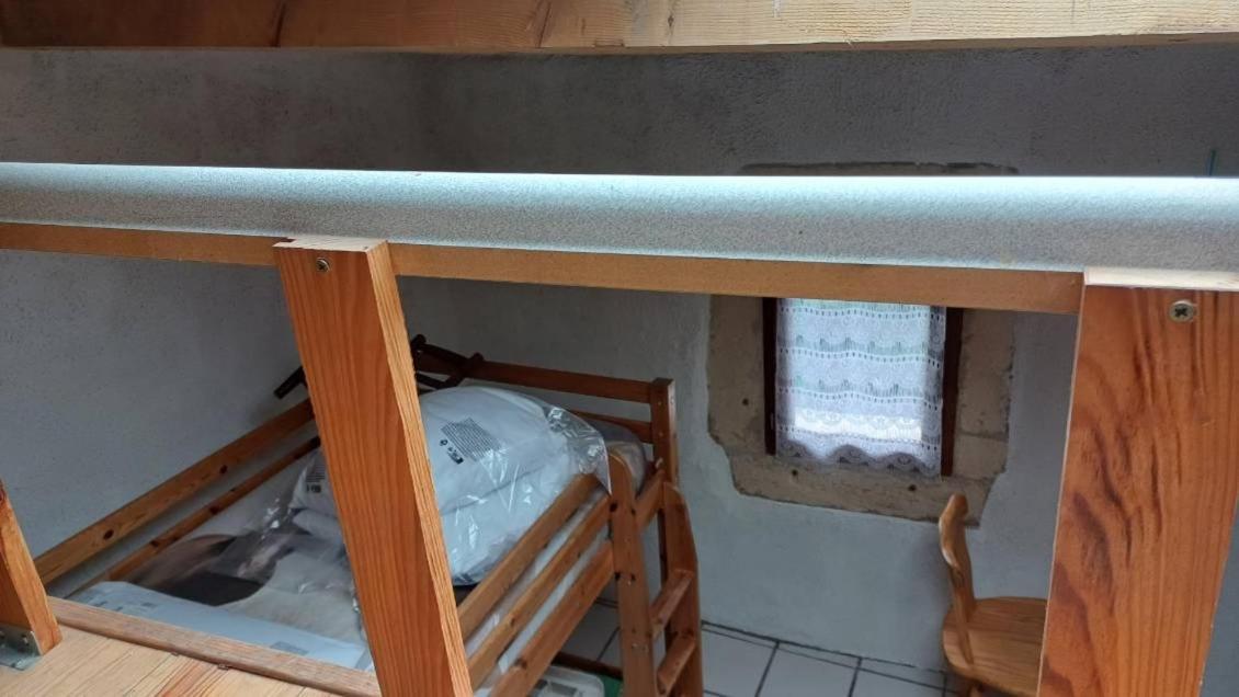 Appartement Chaleureux Dans Une Maison En Pierre Mireval Luaran gambar