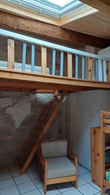Appartement Chaleureux Dans Une Maison En Pierre Mireval Luaran gambar